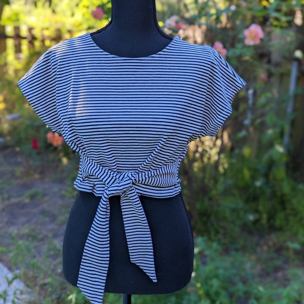GB black and white striped crop top size M